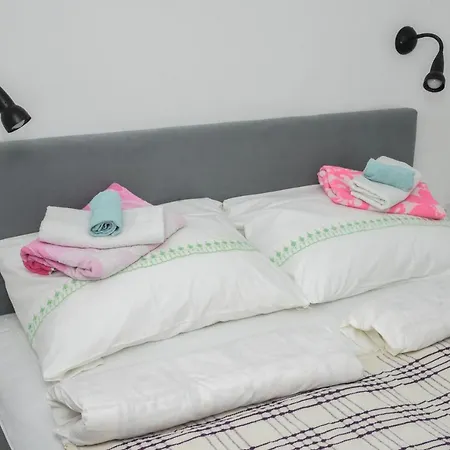 L & S Banjica Διαμέρισμα *