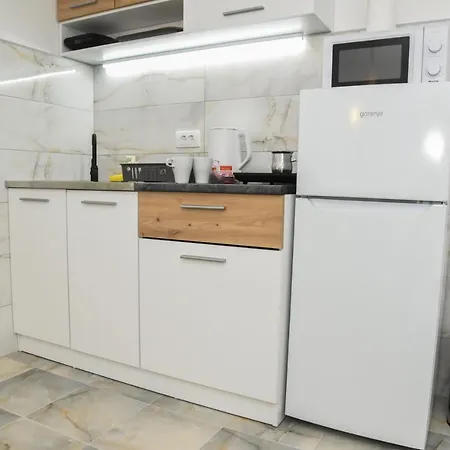 L & S Banjica Βελιγράδι