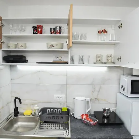 L & S Banjica Διαμέρισμα