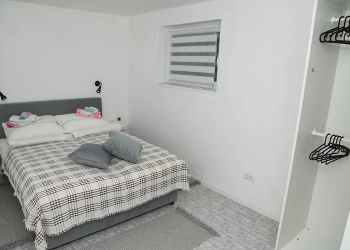 L & S Banjica * بلغراد